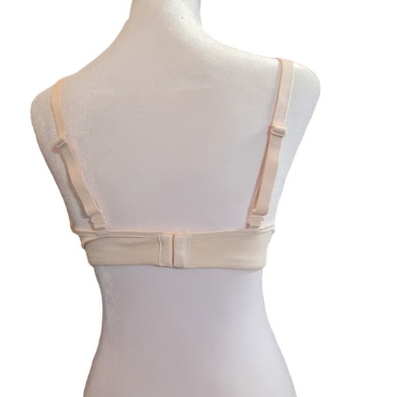 Warners Bra - cream in color- size 36B - Picture 3 of 4